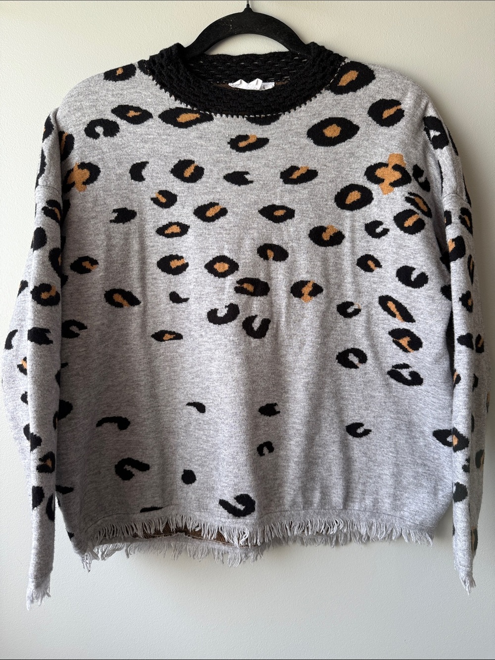 THML Gray Leopard-Print Crewneck Sweater fringe crochet fall small